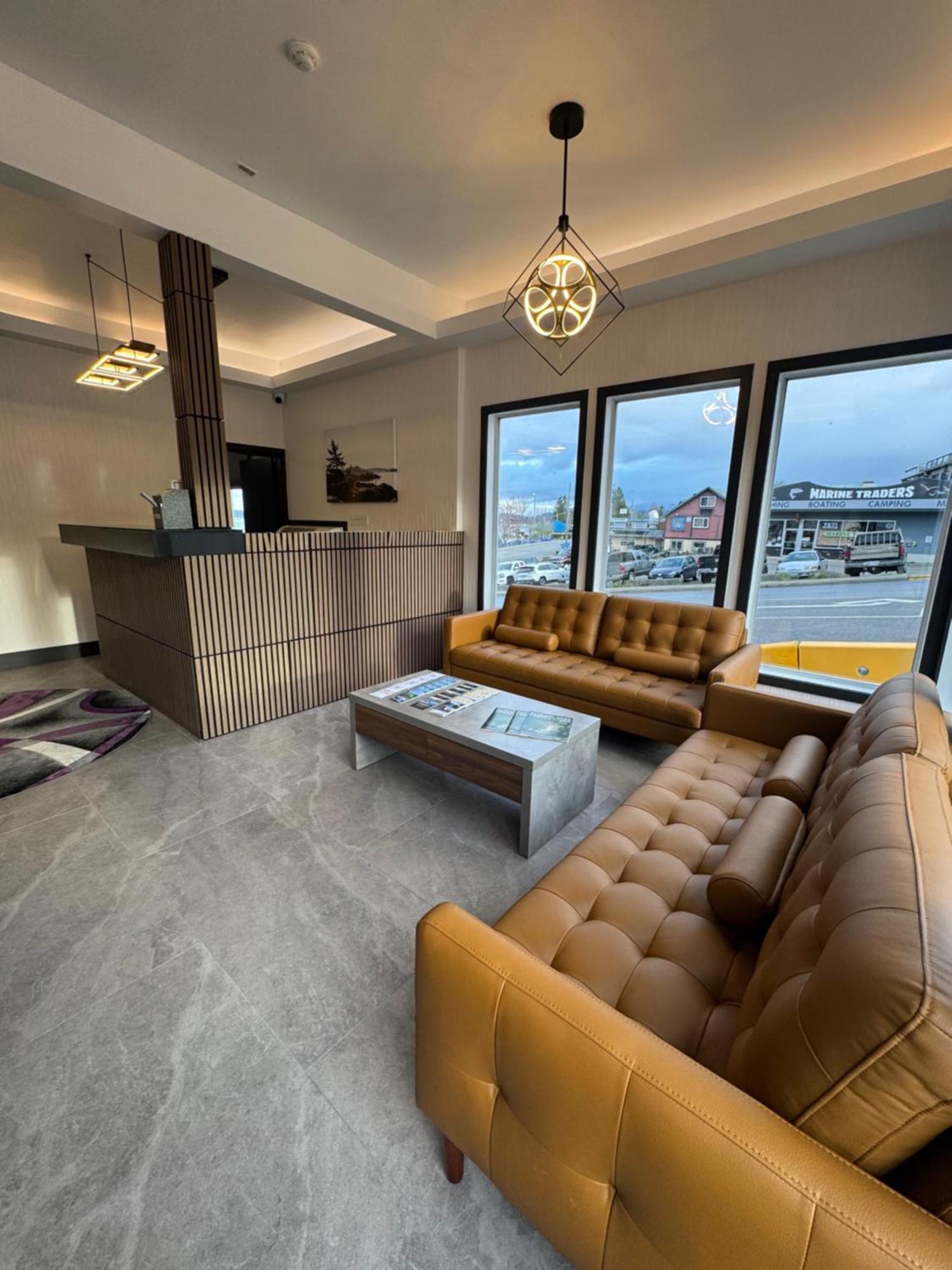 Marine Inn Пауэлл-Ривер Экстерьер фото