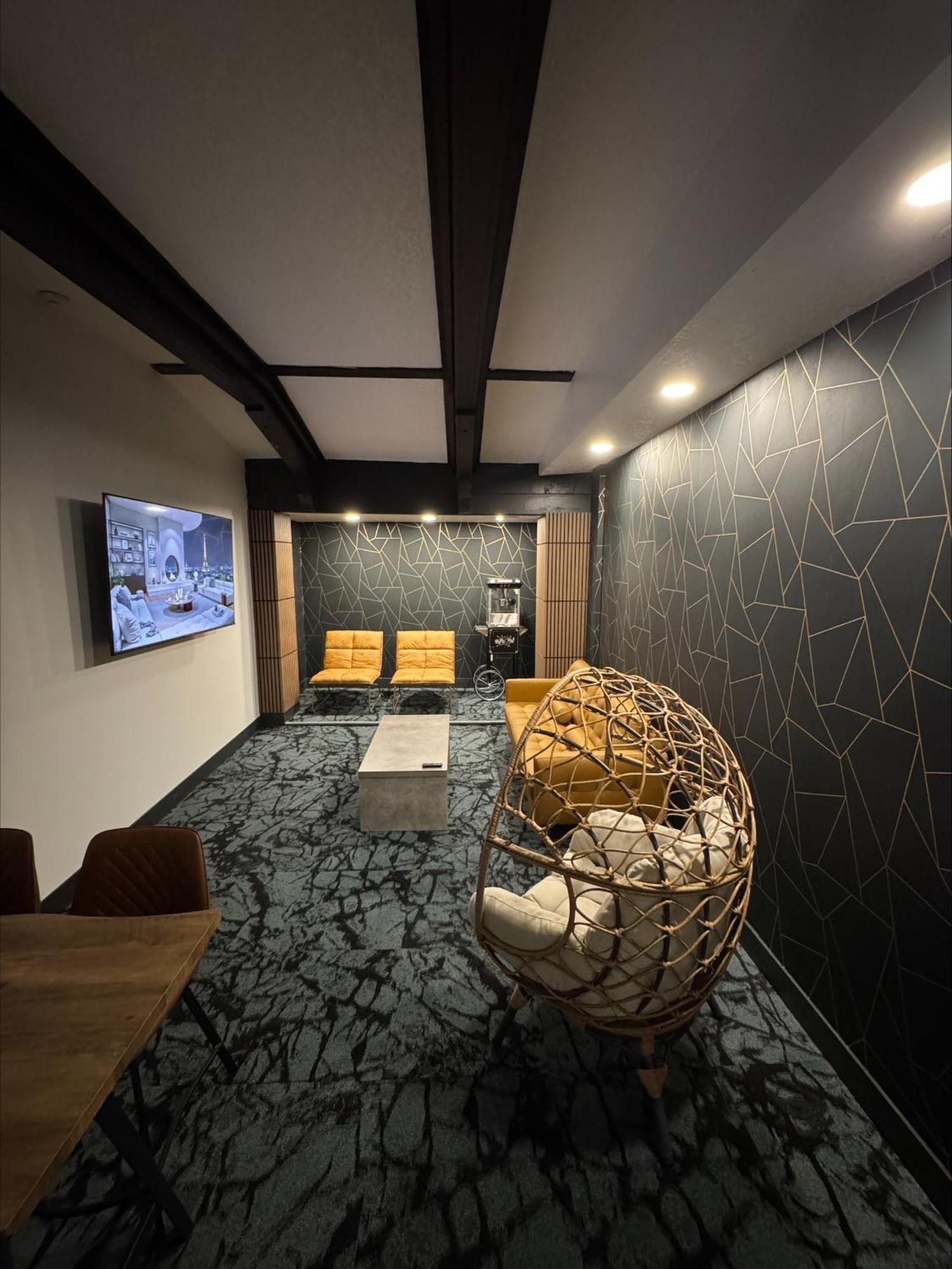 Marine Inn Пауэлл-Ривер Экстерьер фото